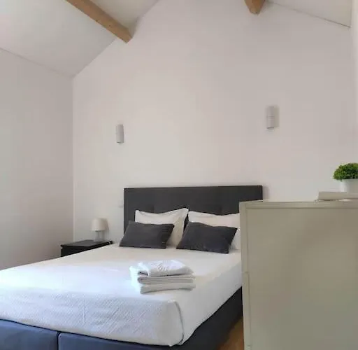 아파트 T2 Duplex Avenida *